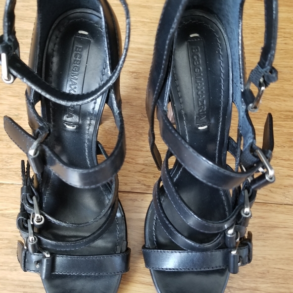 BCBG MaxAzria - Picture 4 of 5